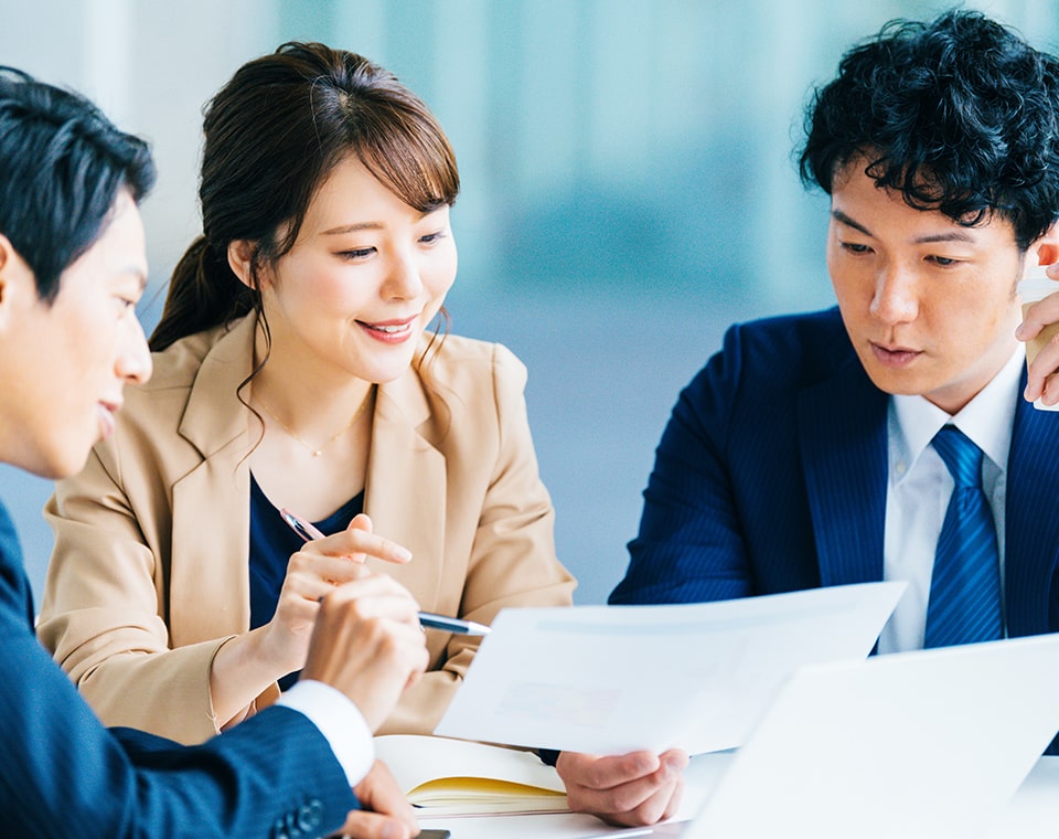 現状認識→戦略思考・策定・実行